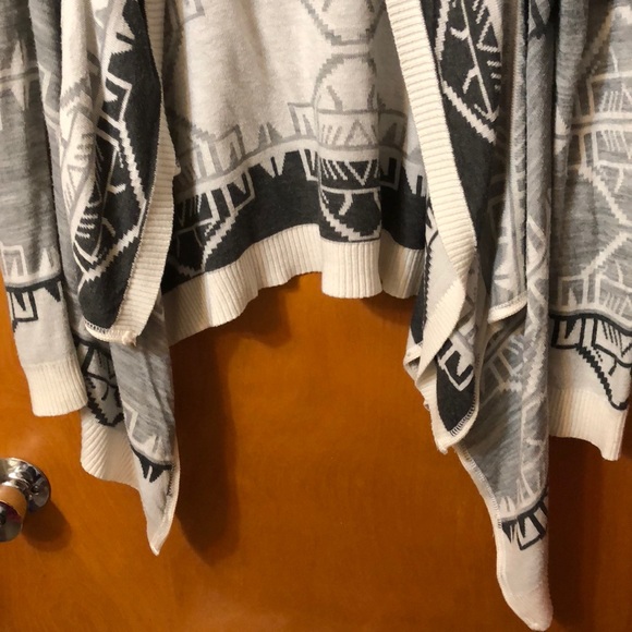 Medium Cardigan - Picture 4 of 4